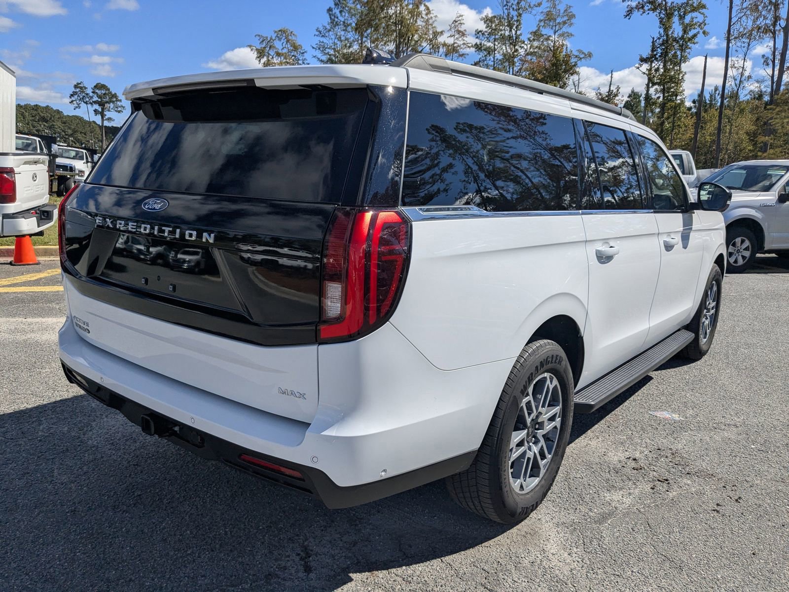 Certified 2025 Ford Expedition Max Active image 5