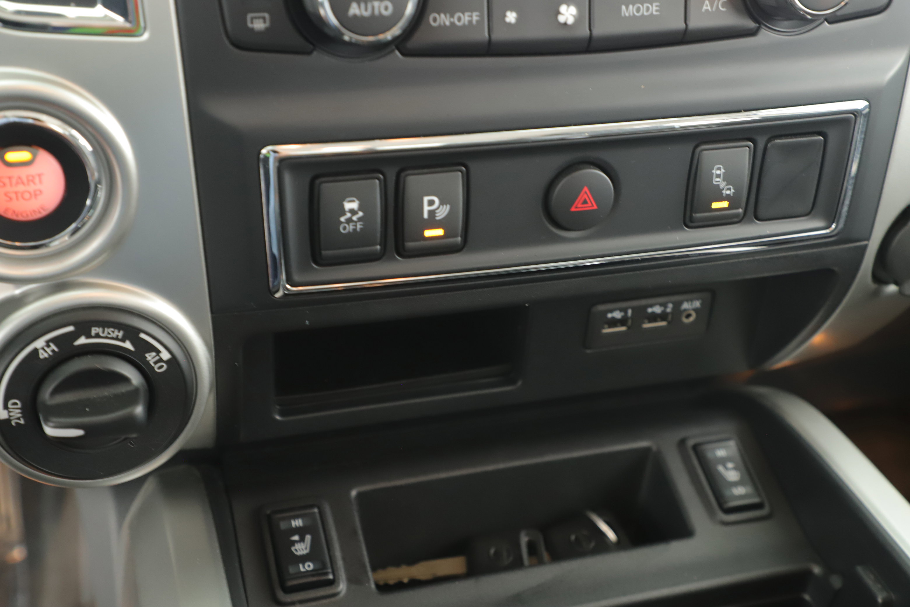 Used 2019 Nissan Titan SL image 16