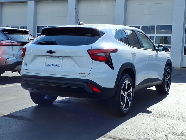 Used 2024 Chevrolet Trax RS FWD image 4