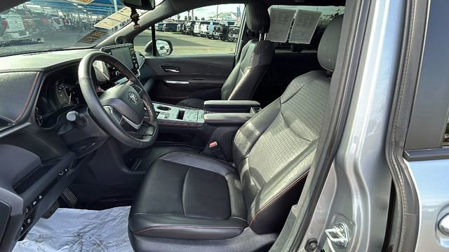Used 2024 Toyota Sienna XSE w/ XSE Plus Package image 18