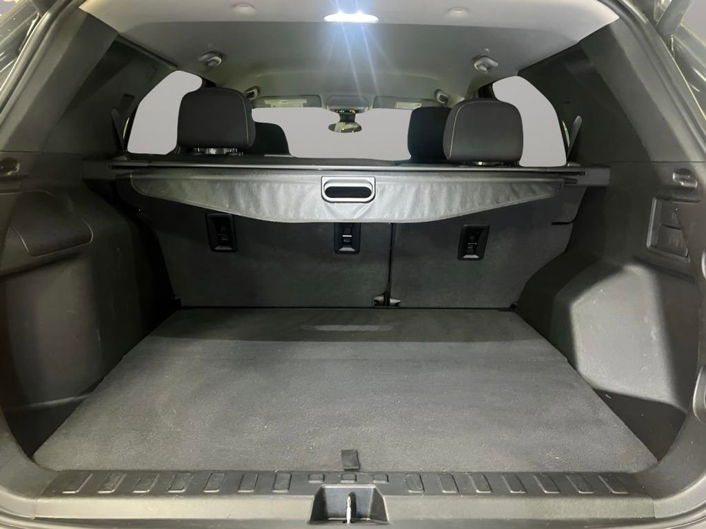 Used 2021 Chevrolet Equinox LT w/ Driver Convenience Package image 38