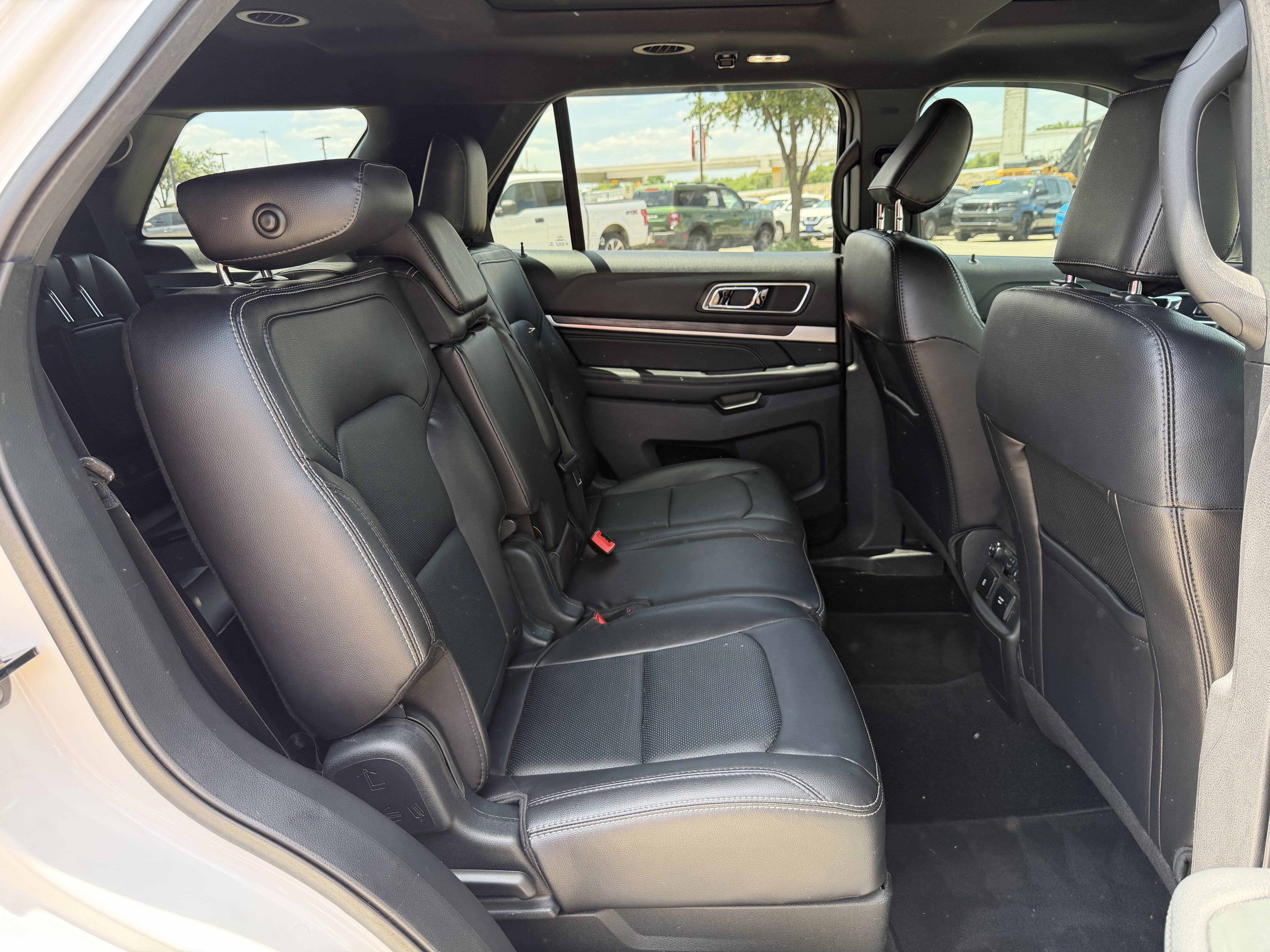 Certified 2019 Ford Explorer Limited w/ Ford Safe & Smart Package AWD/4WD image 34