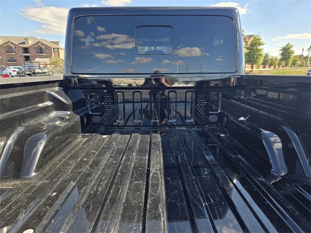 Used 2025 Jeep Gladiator Sport image 15