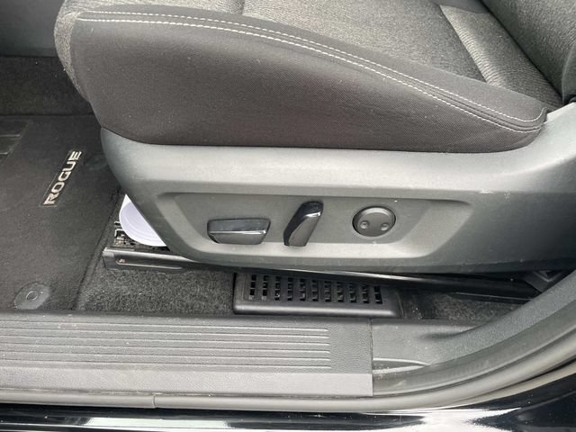 Used 2024 Nissan Rogue SV AWD/4WD image 18
