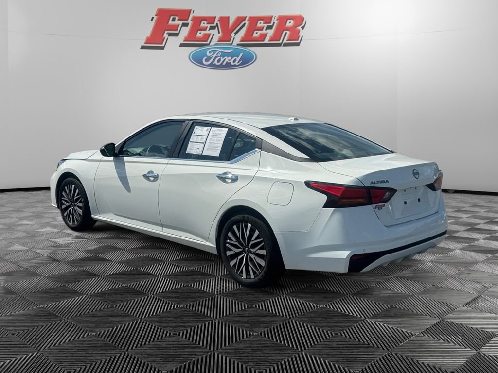 Used 2025 Nissan Altima 2.5 SV FWD image 5