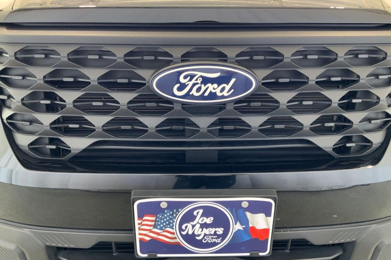 Certified 2025 Ford Maverick XL w/ Equipment Group 102A AWD/4WD image 27