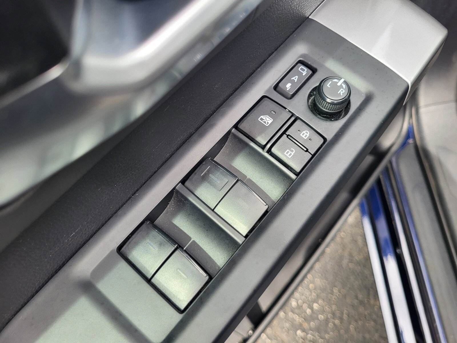 Used 2023 Toyota Tundra Platinum image 18