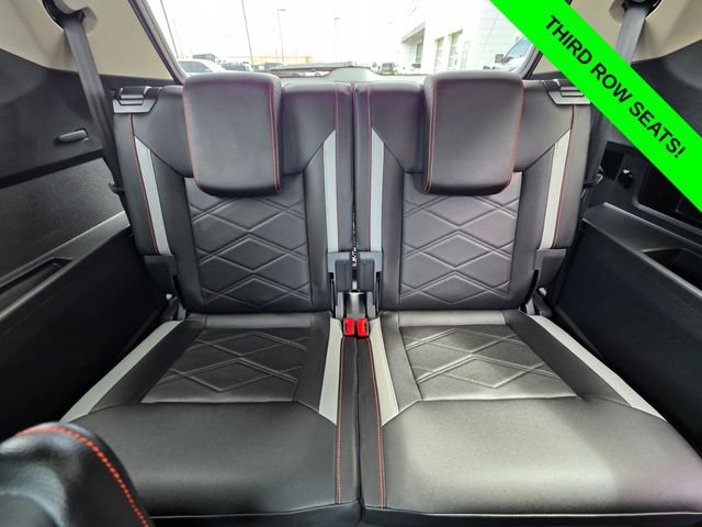 Used 2025 Volkswagen Atlas Peak Edition SE AWD/4WD image 16