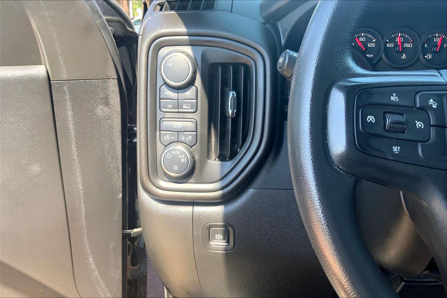 Used 2022 Chevrolet Silverado 1500 Custom AWD/4WD image 35