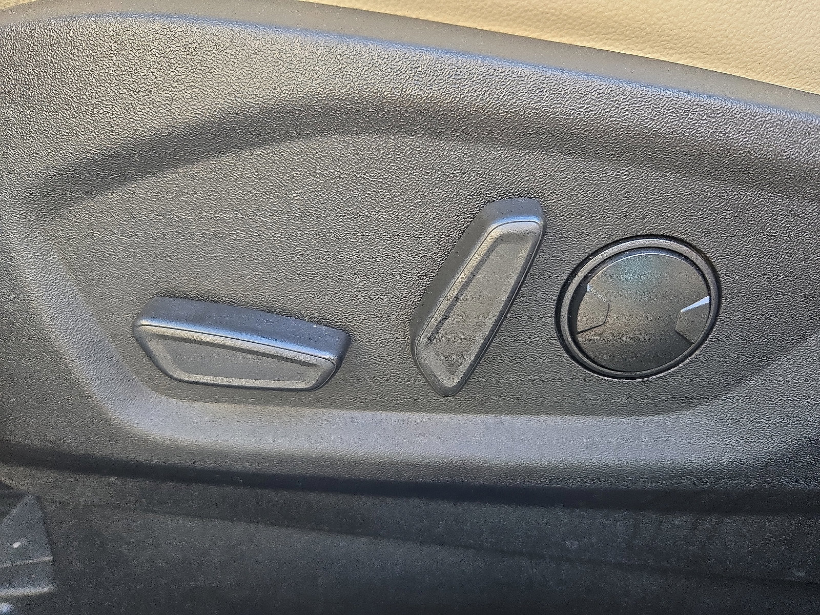 Certified 2024 Ford Edge Titanium image 12