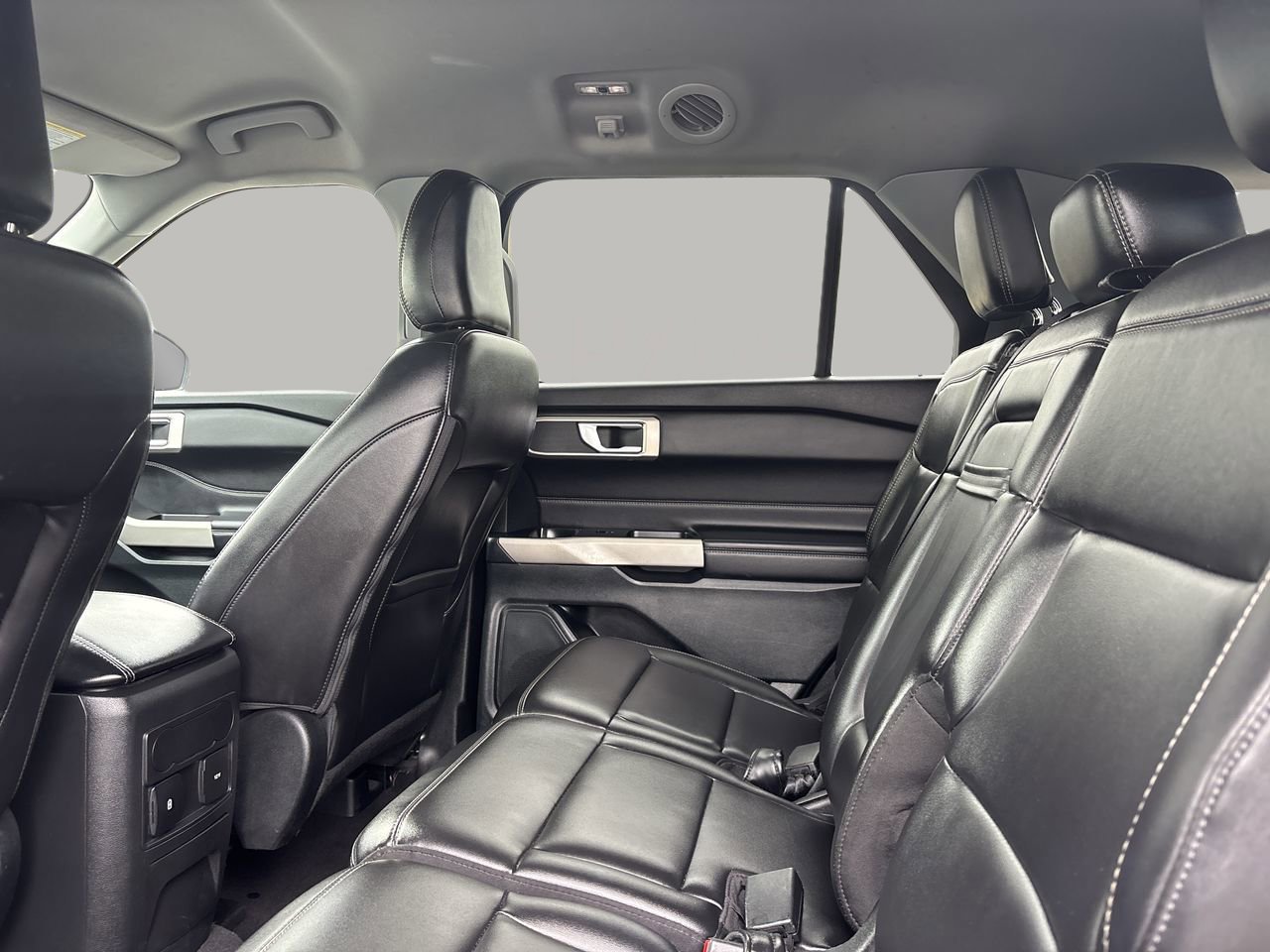 Certified 2023 Ford Explorer XLT w/ Equipment Group 202A image 17