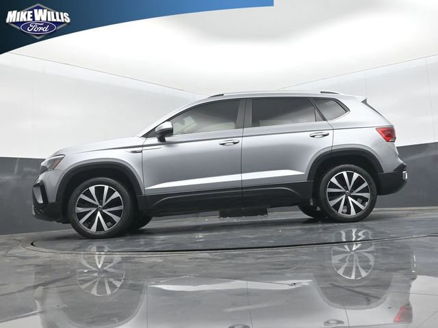 Used 2022 Volkswagen Taos SE FWD image 6