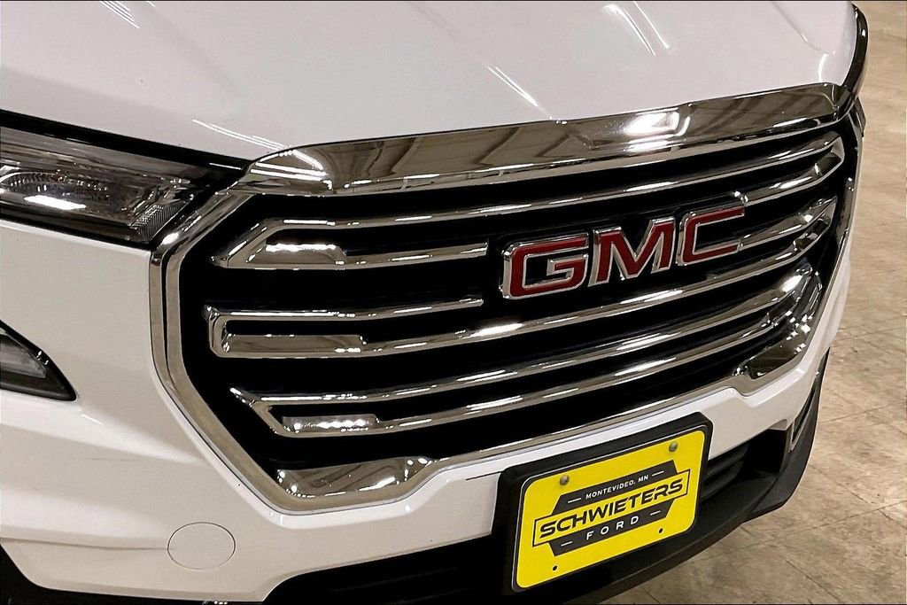 Used 2024 GMC Terrain SLT image 28
