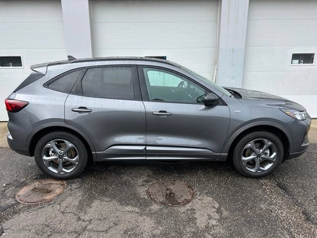 Certified 2024 Ford Escape ST-Line w/ Tech Pack #1 AWD/4WD image 6