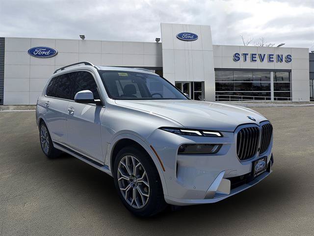 Used 2024 BMW X7 xDrive40i w/ Premium Package AWD/4WD image 2