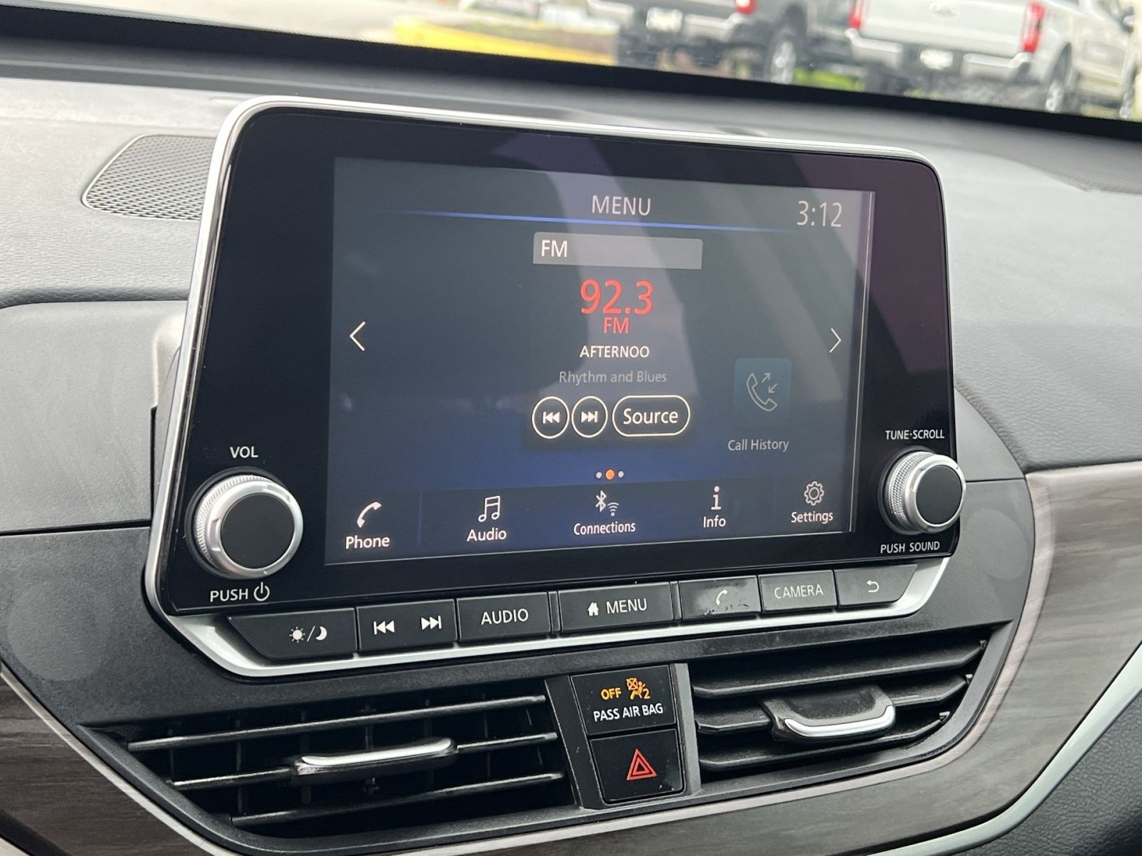 Used 2025 Nissan Altima 2.5 SV FWD image 18