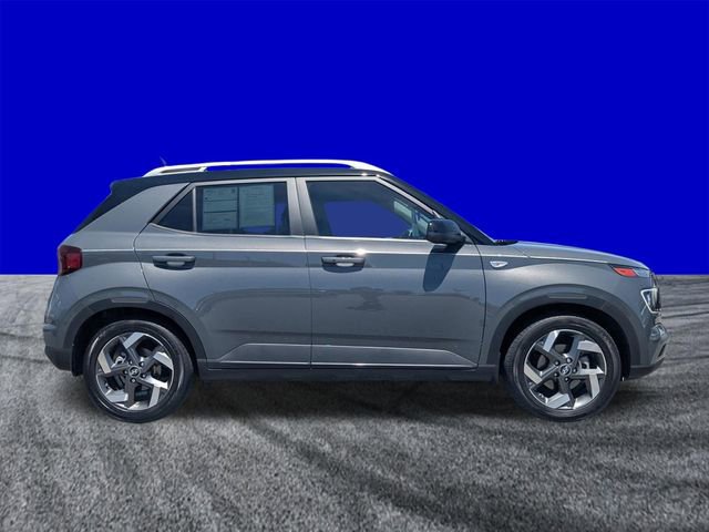 Used 2024 Hyundai Venue Limited FWD image 2