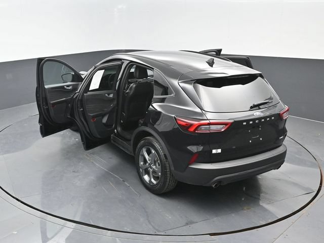 Certified 2025 Ford Escape ST-Line Select AWD/4WD image 23
