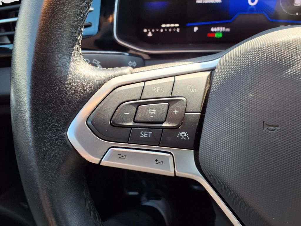 Used 2025 Volkswagen Jetta Sport FWD image 18