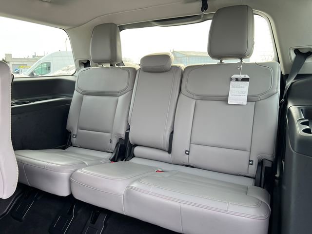 Certified 2025 Ford Expedition Active image 7