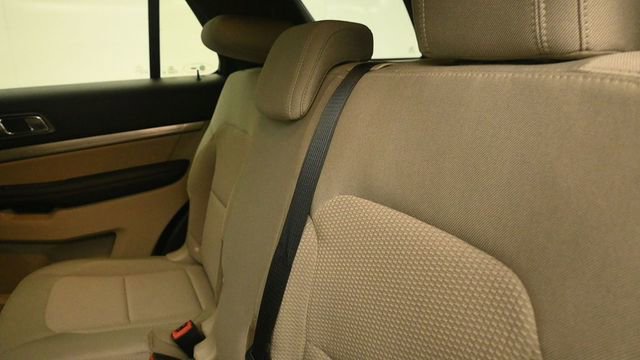 Certified 2018 Ford Explorer XLT w/ Equipment Group 201A AWD/4WD image 11