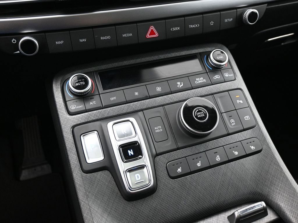 Used 2023 Hyundai Palisade Limited w/ Cargo Package image 17