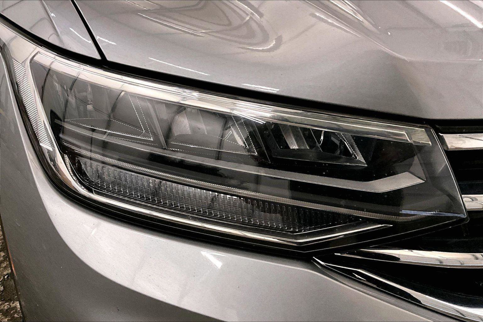 Used 2024 Volkswagen Tiguan SE image 27