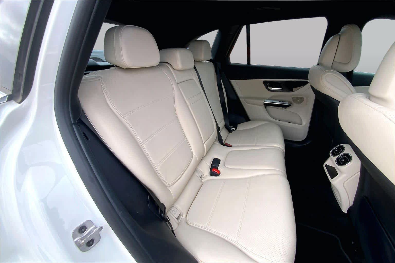 Used 2025 Mercedes-Benz GLC 300 4MATIC image 20