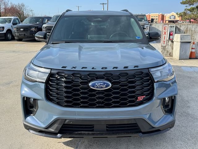 Certified 2025 Ford Explorer ST AWD/4WD image 2