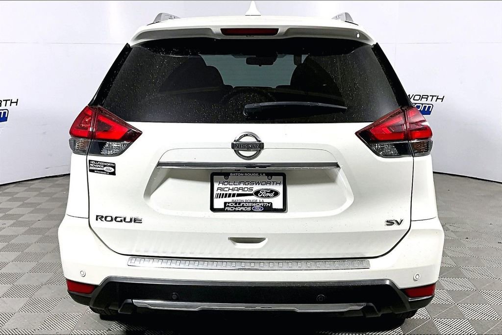 Used 2020 Nissan Rogue SV image 4