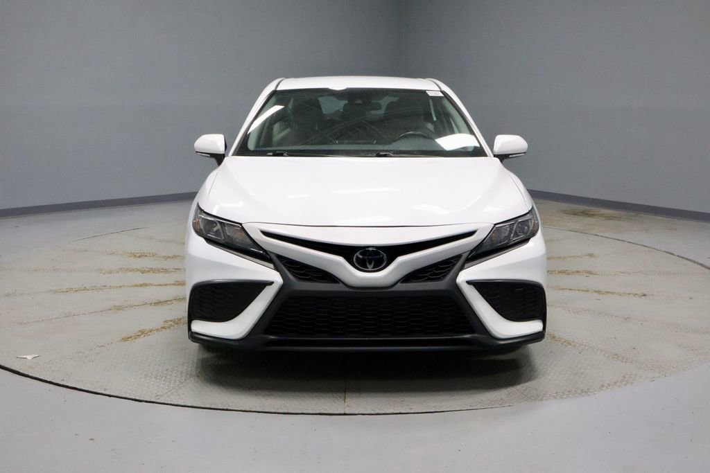 Used 2024 Toyota Camry SE FWD image 8