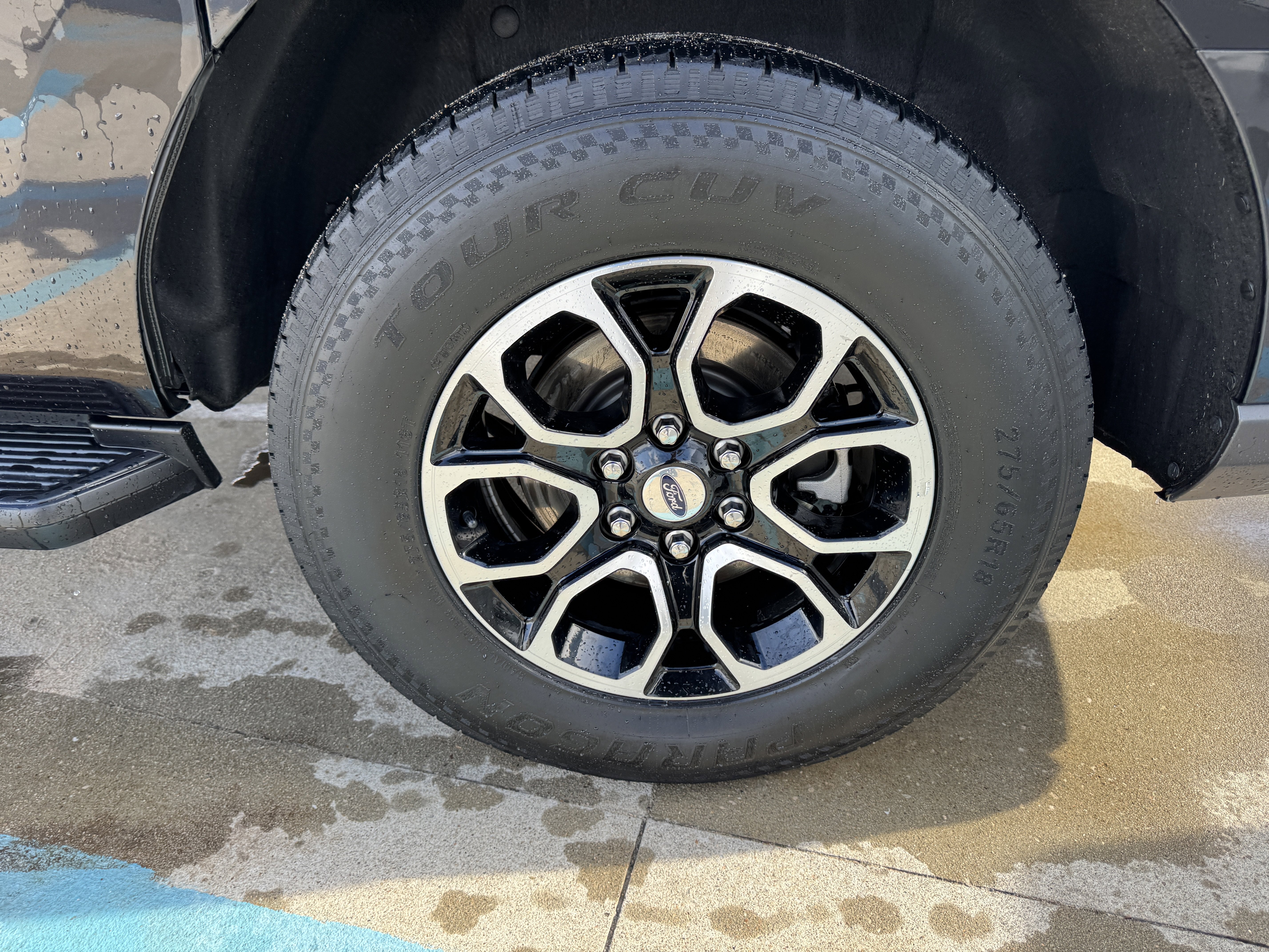 Certified 2024 Ford Expedition Max XLT image 6