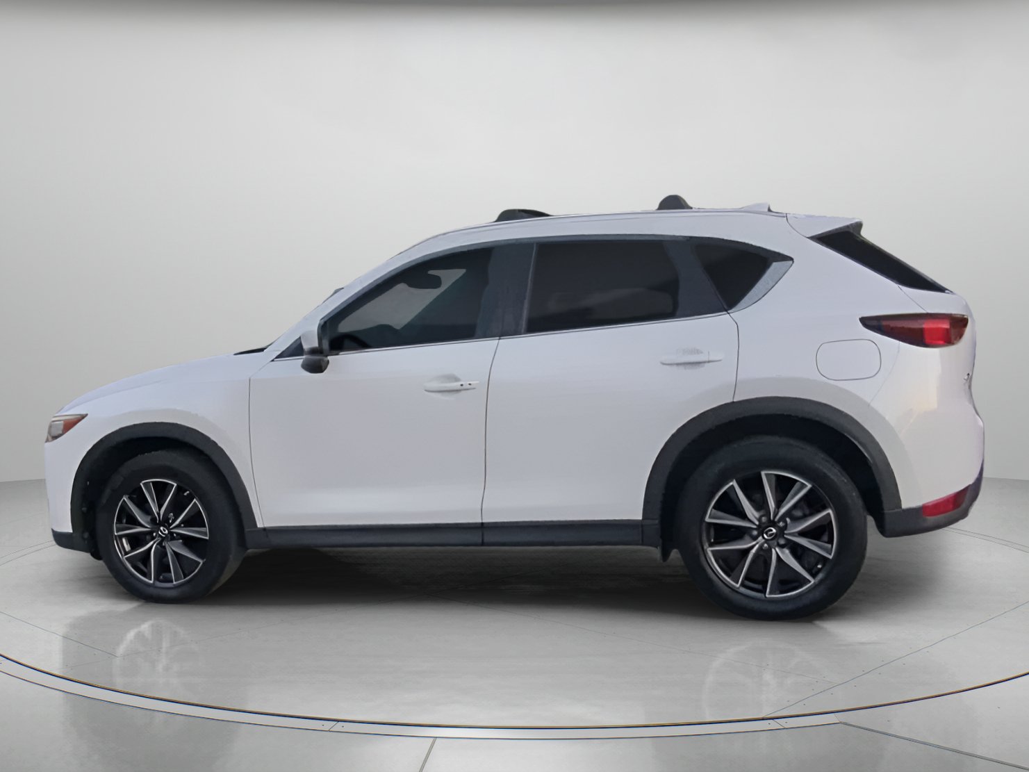 Used 2018 MAZDA CX-5 Touring w/ Preferred Equipment Package FWD image 17