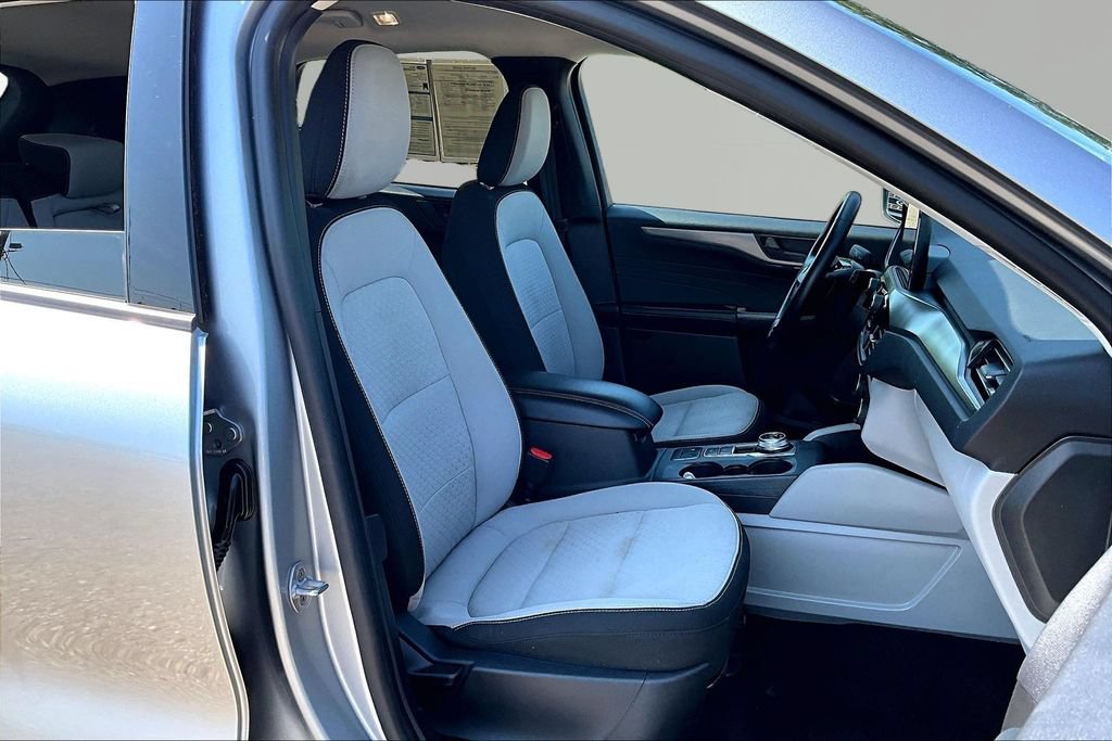Certified 2024 Ford Escape Active w/ Cold Weather Package FWD image 7
