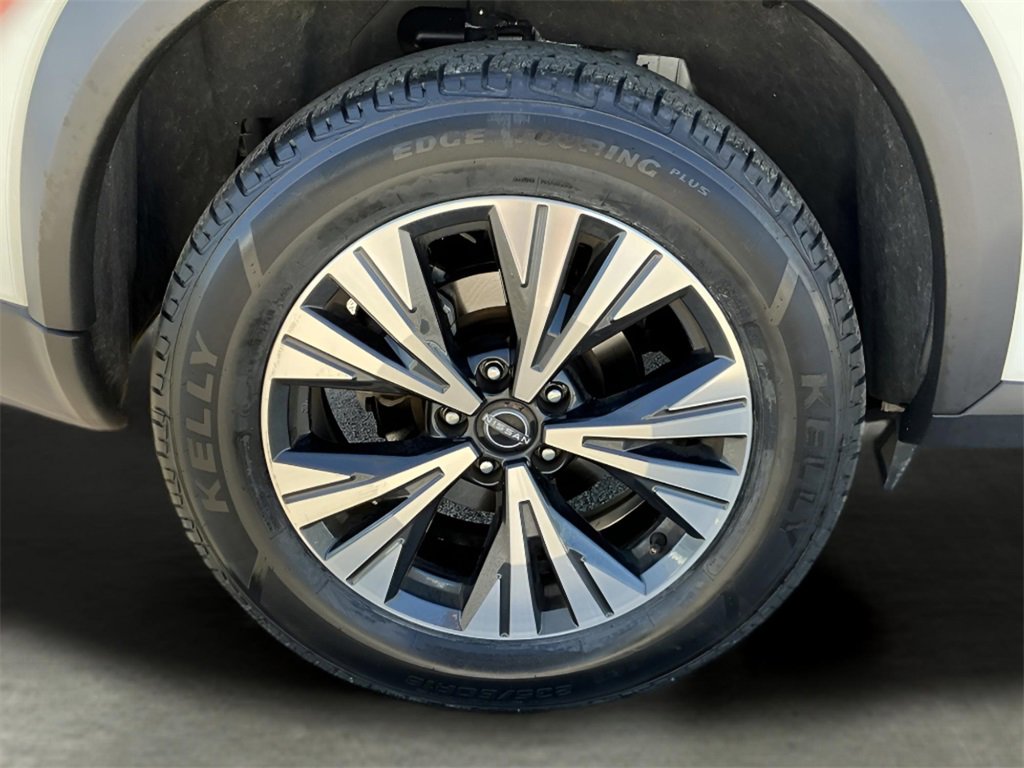 Used 2023 Nissan Rogue SV image 18