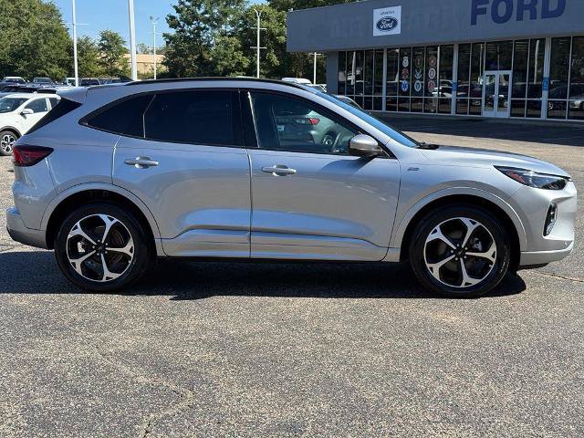 Certified 2023 Ford Escape ST-Line Elite AWD/4WD image 8