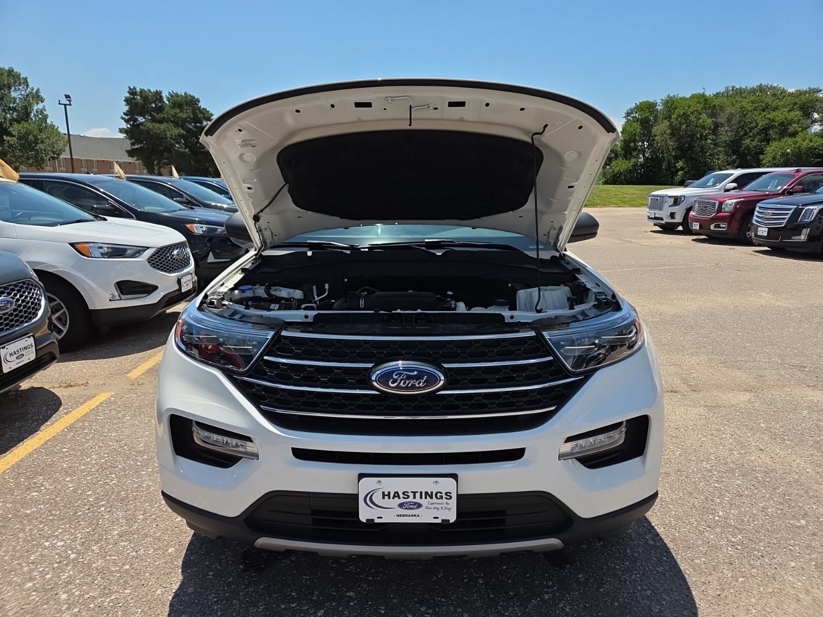 Certified 2022 Ford Explorer XLT w/ Equipment Group 202A AWD/4WD image 12