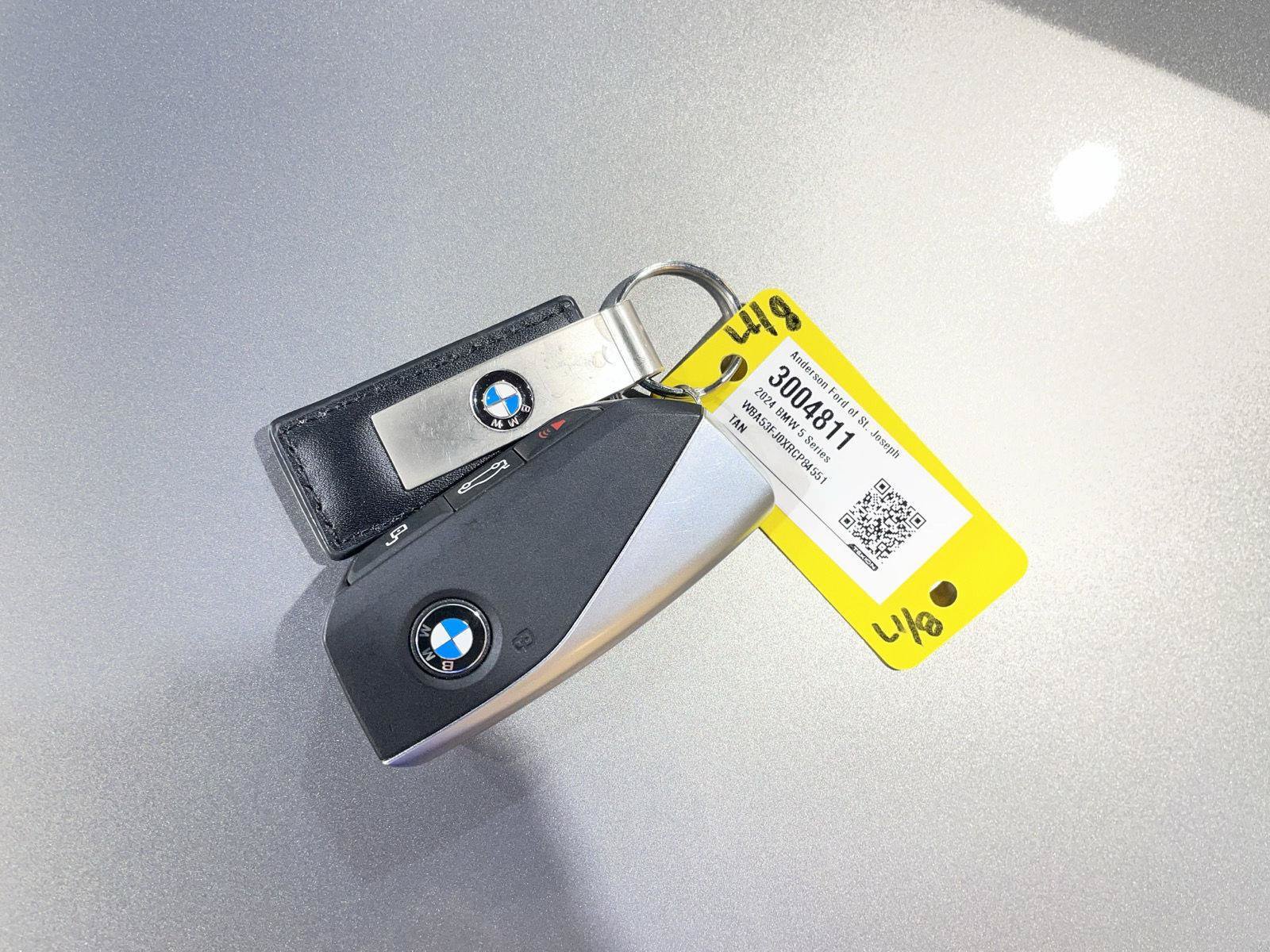 Used 2024 BMW 530i xDrive w/ Premium Package AWD/4WD image 45