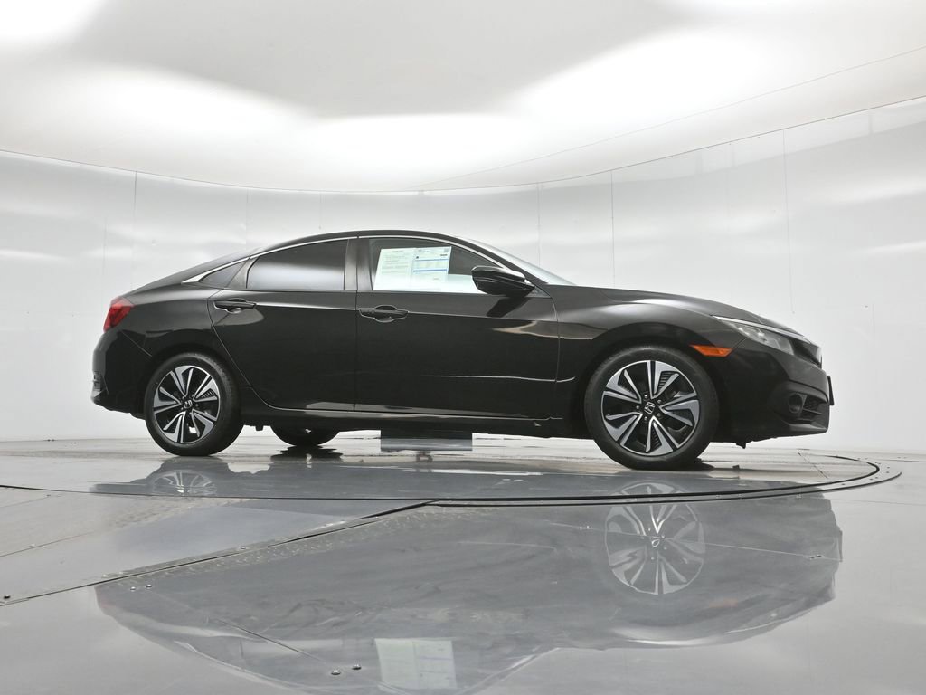 Used 2017 Honda Civic EX-T image 3