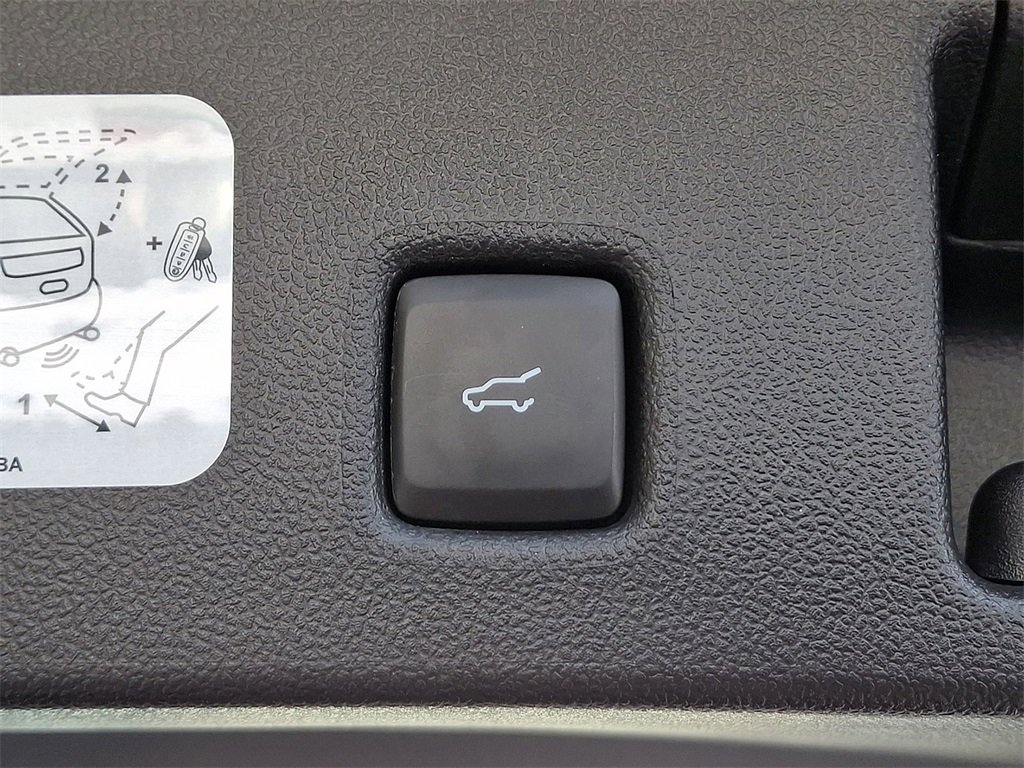 Certified 2020 Ford Escape SEL image 30