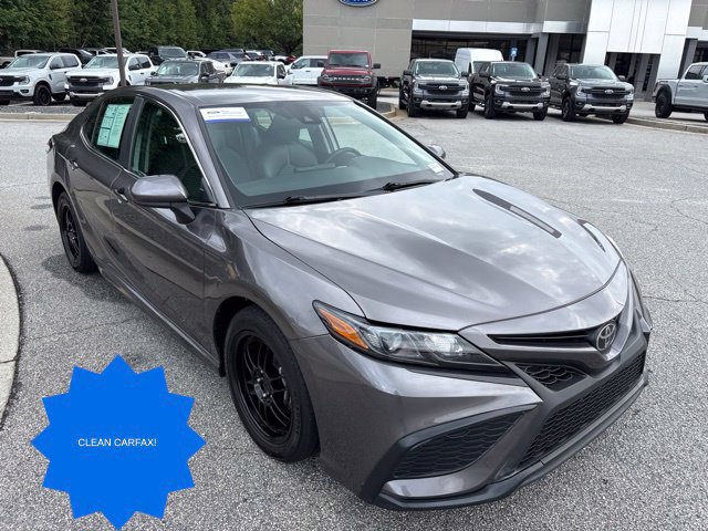 Used 2021 Toyota Camry SE FWD image 2