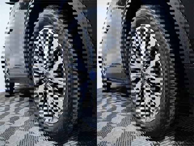 Certified 2022 Ford Escape Titanium w/ Class II Trailer Tow Package image 2