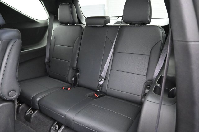 Used 2025 Chevrolet Traverse LT AWD/4WD image 31
