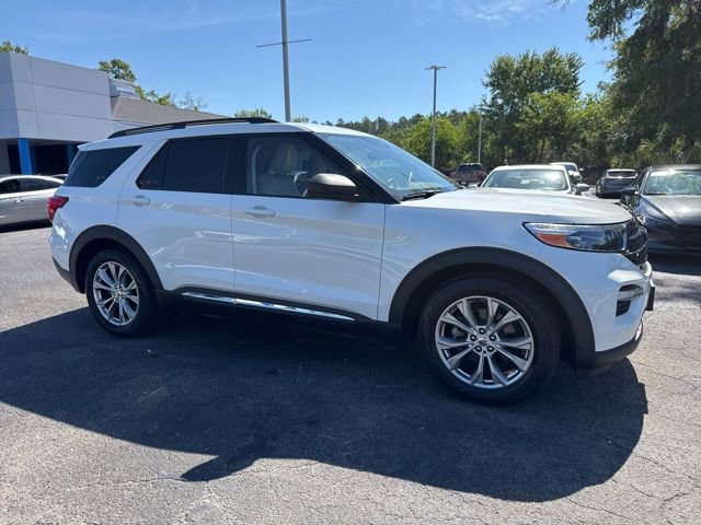 Certified 2021 Ford Explorer XLT w/ Equipment Group 202A RWD image 2