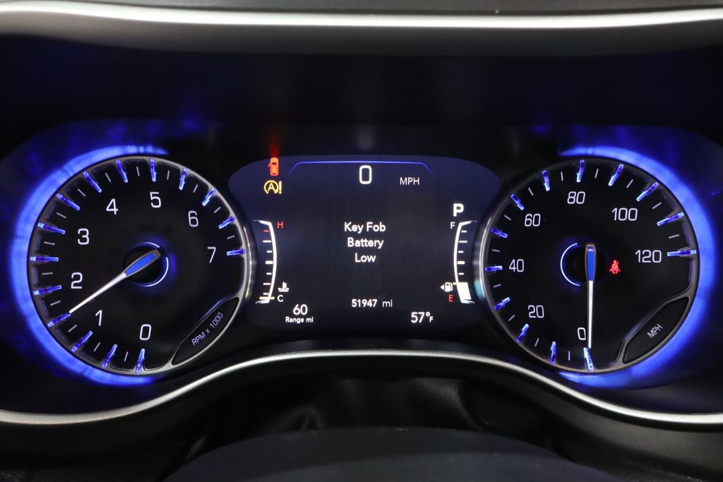 Used 2022 Chrysler Pacifica Touring-L w/ Uconnect Theater Family Group FWD image 30