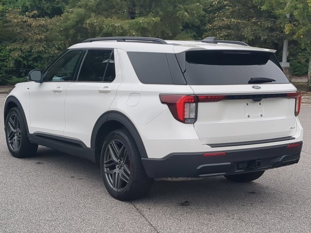 Certified 2025 Ford Explorer ST-Line w/ Premium Package AWD/4WD image 6