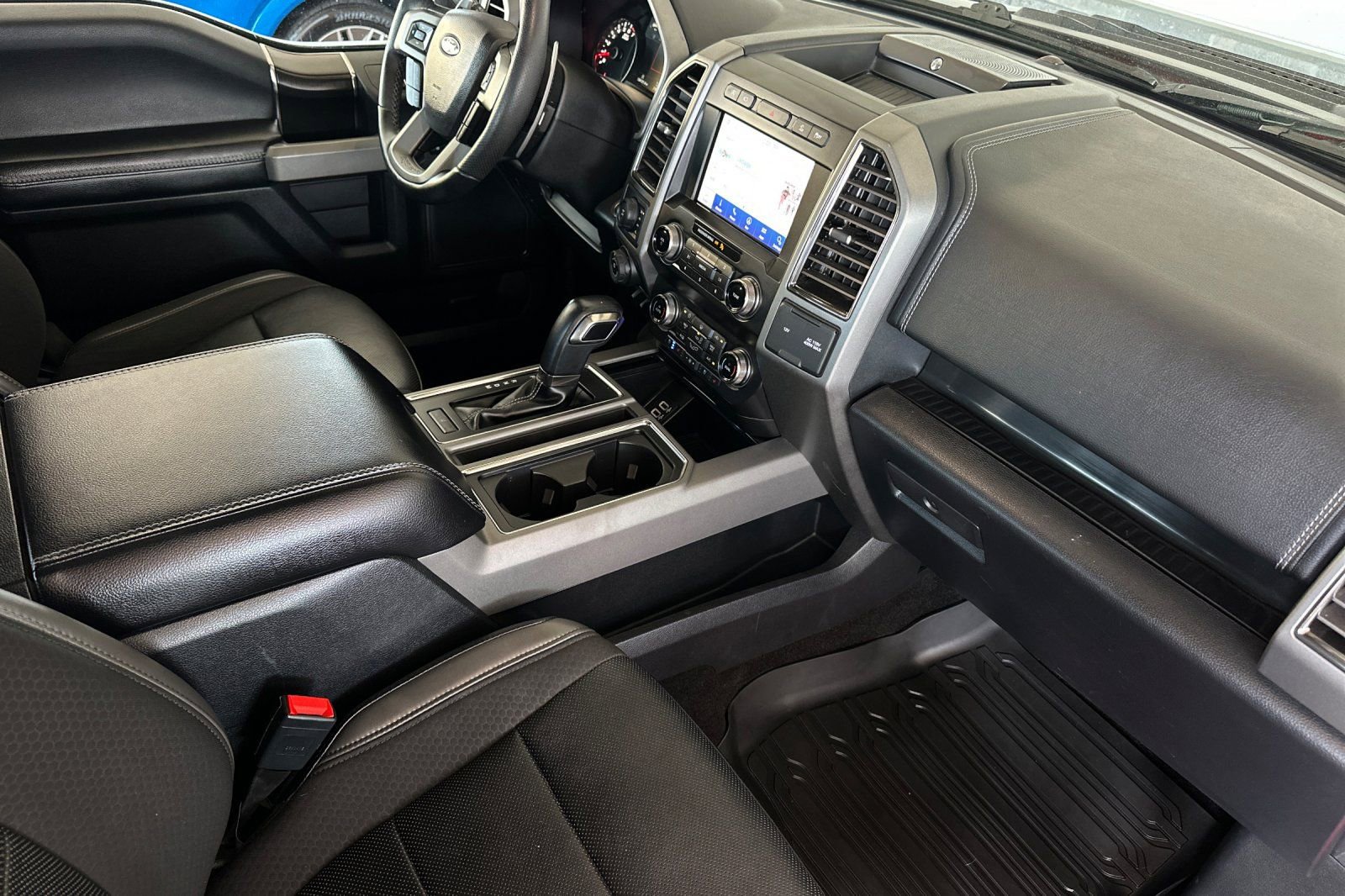 Certified 2019 Ford F150 Raptor w/ Equipment Group 802A Luxury image 14