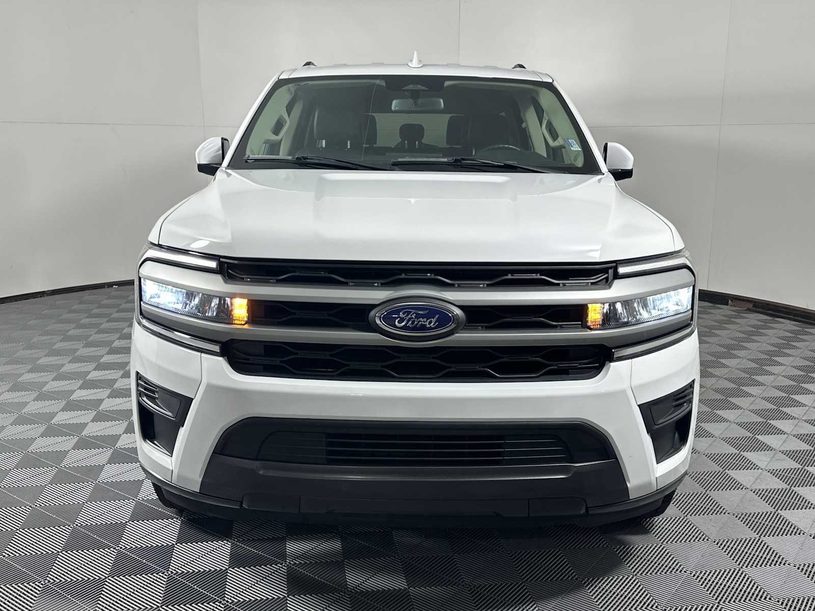Certified 2024 Ford Expedition Max XLT image 6