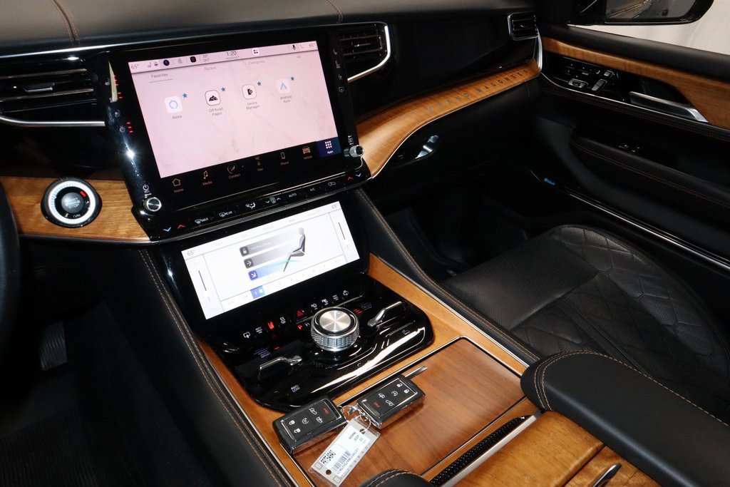 Used 2022 Jeep Grand Wagoneer Series III image 33