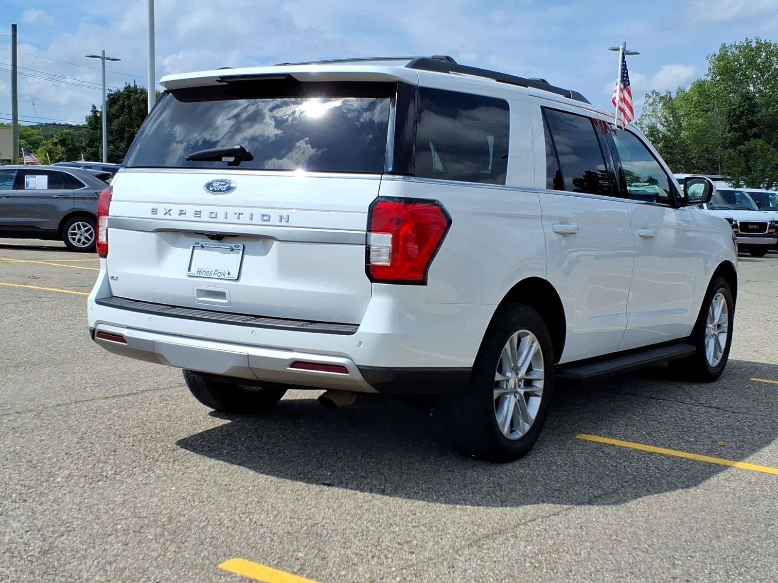 Certified 2024 Ford Expedition XLT AWD/4WD image 7